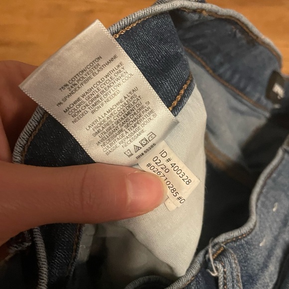 Express Cropped Straight High Rise Women’s Distressed Jeans - Picture 9 of 10